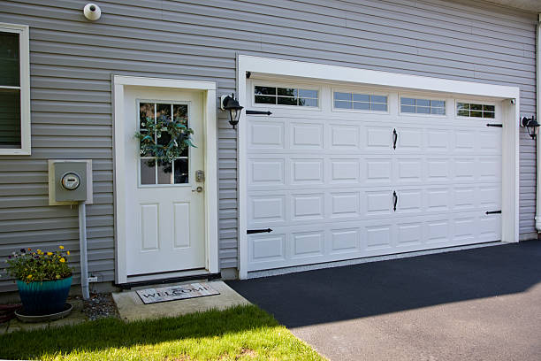 24/7 Emergency Garage Door Panel Replacement experts in Pearl Beach, MI